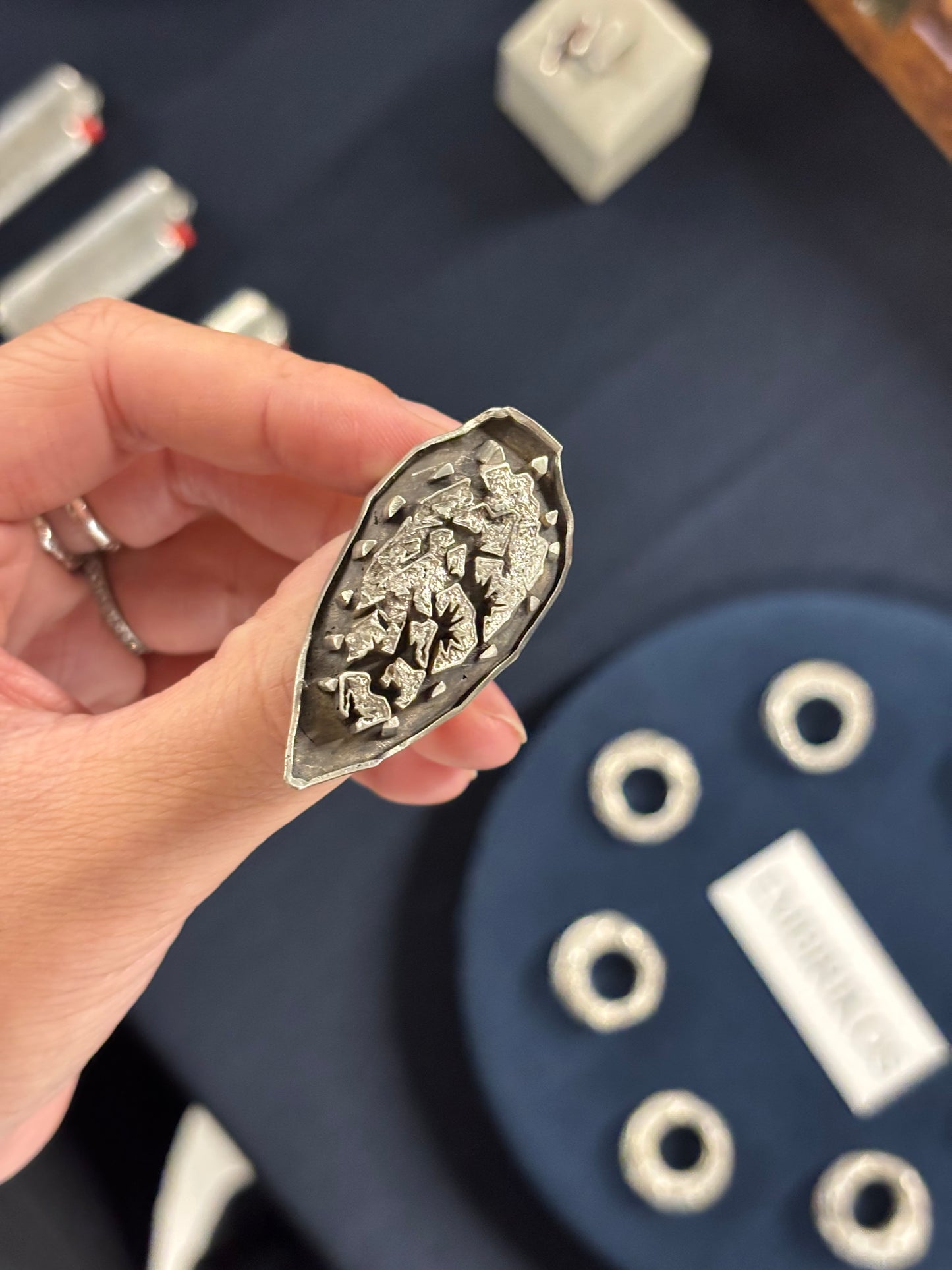 Xelona Sculpted Ring (archive)