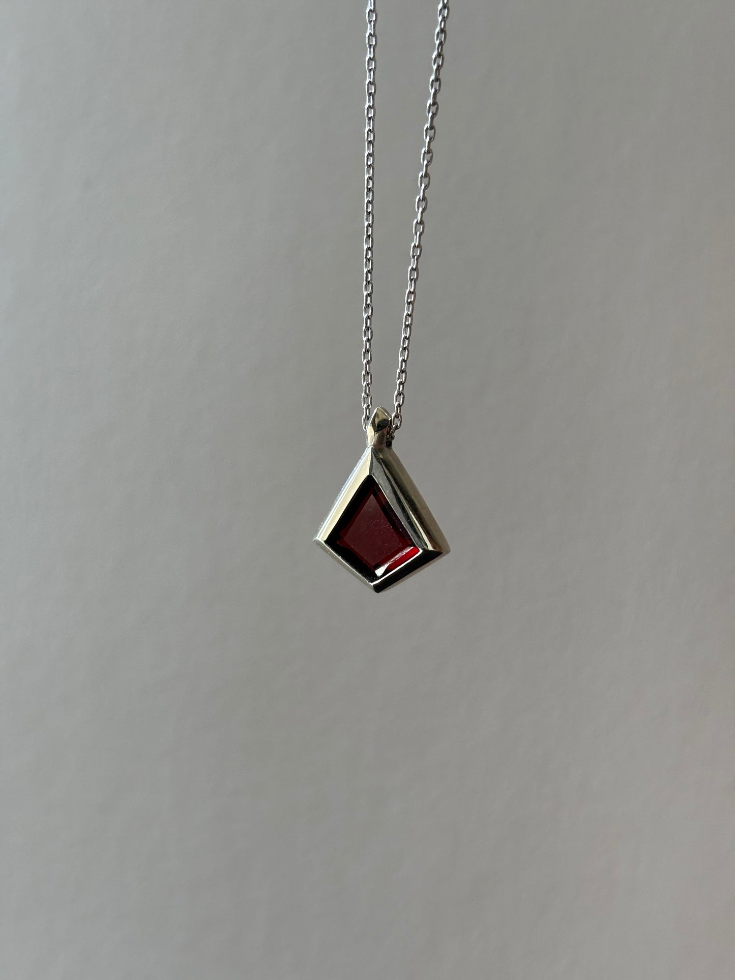 Spicy Alitheia | pendant